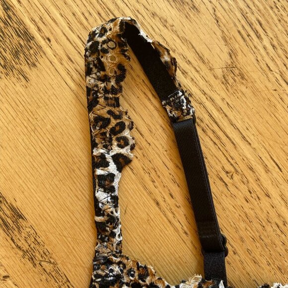 NWOT La Senza Set of 2 Lace Bralettes Bright Pink and Leopard Print Size Small - Picture 12 of 13